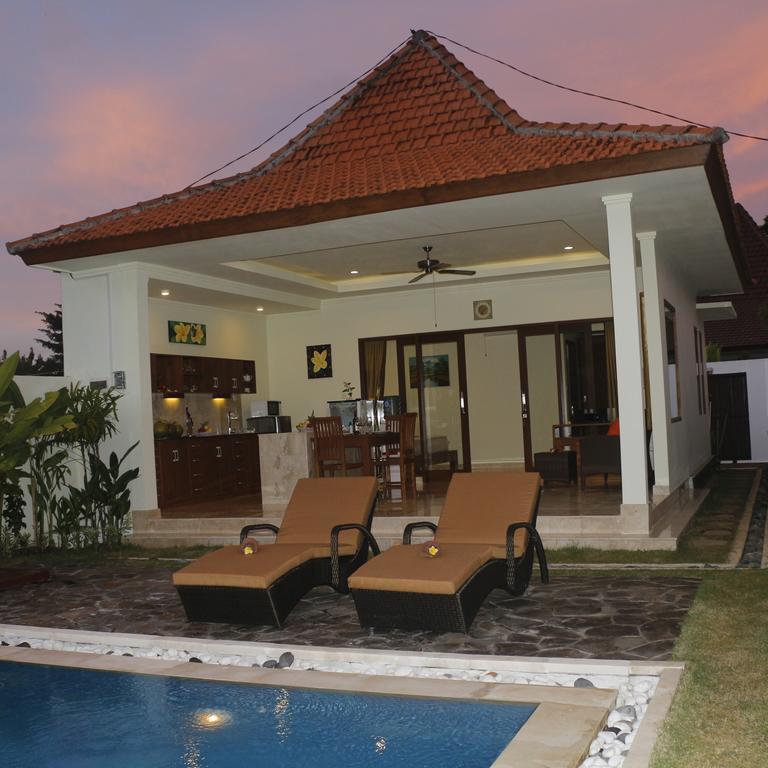 Villa Olivia Jimbaran  Exterior photo