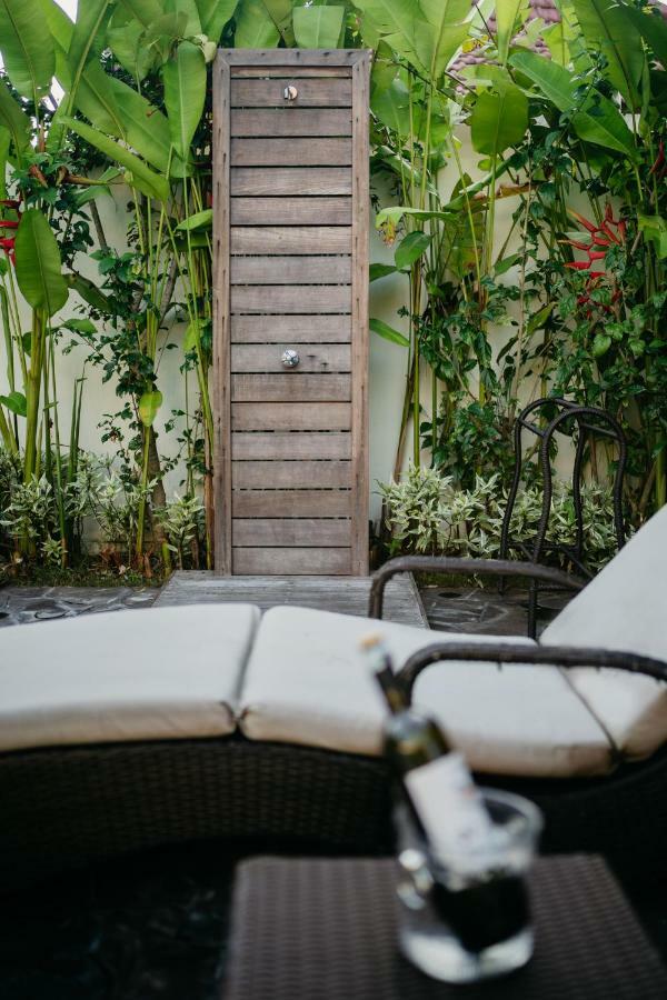 Villa Olivia Jimbaran  Exterior photo