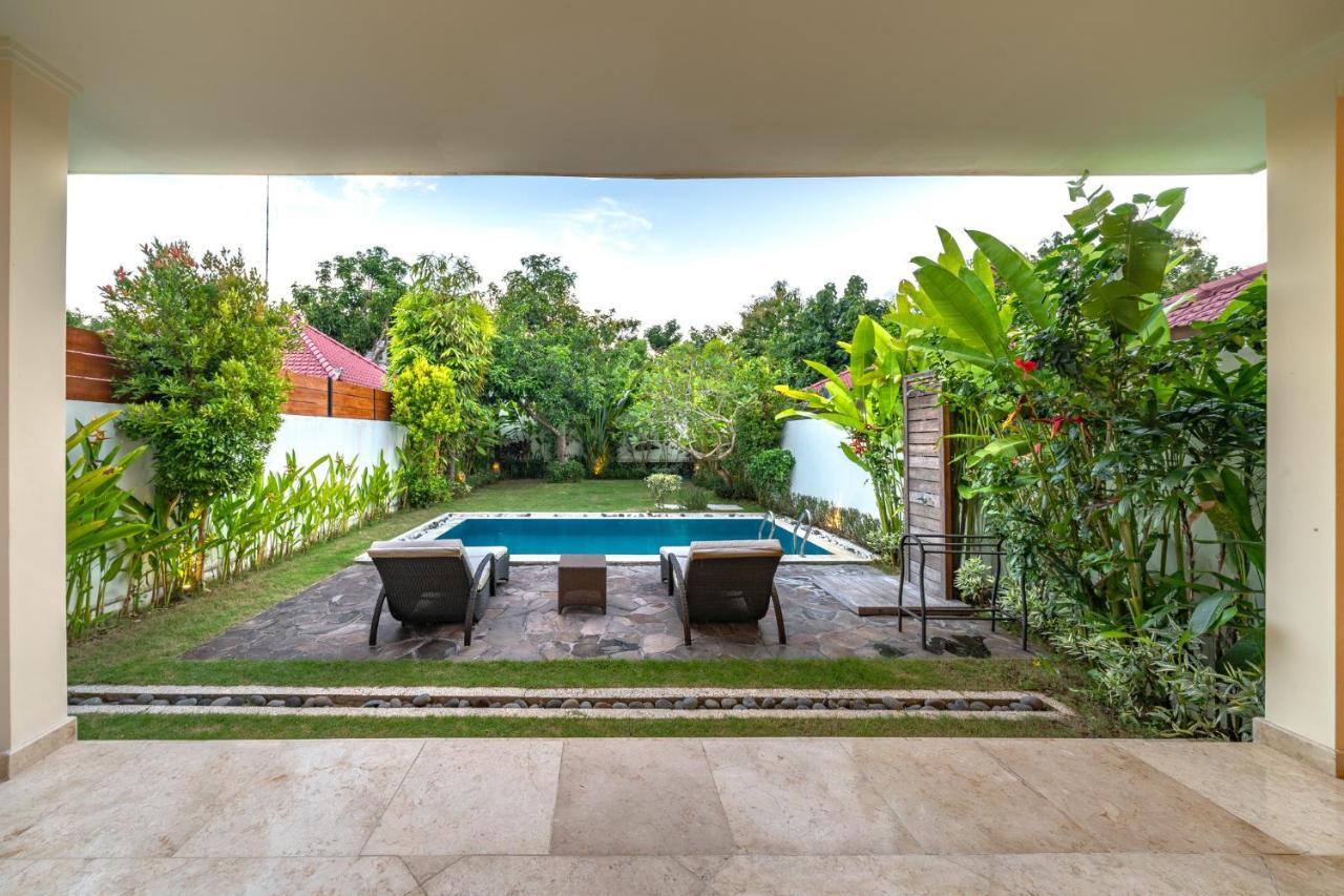 Villa Olivia Jimbaran  Exterior photo